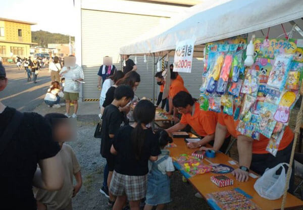 Raffle drawing popular with children