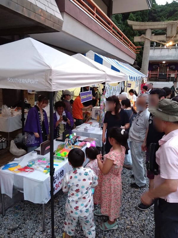 Night market patronized by many visitors