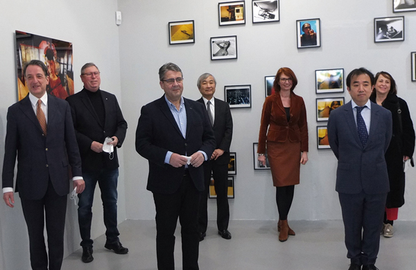 Art exhibit sponsorship