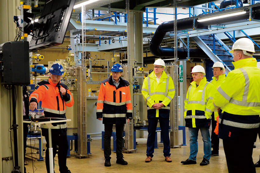 Tour of R&D facilities at the inauguration ceremony