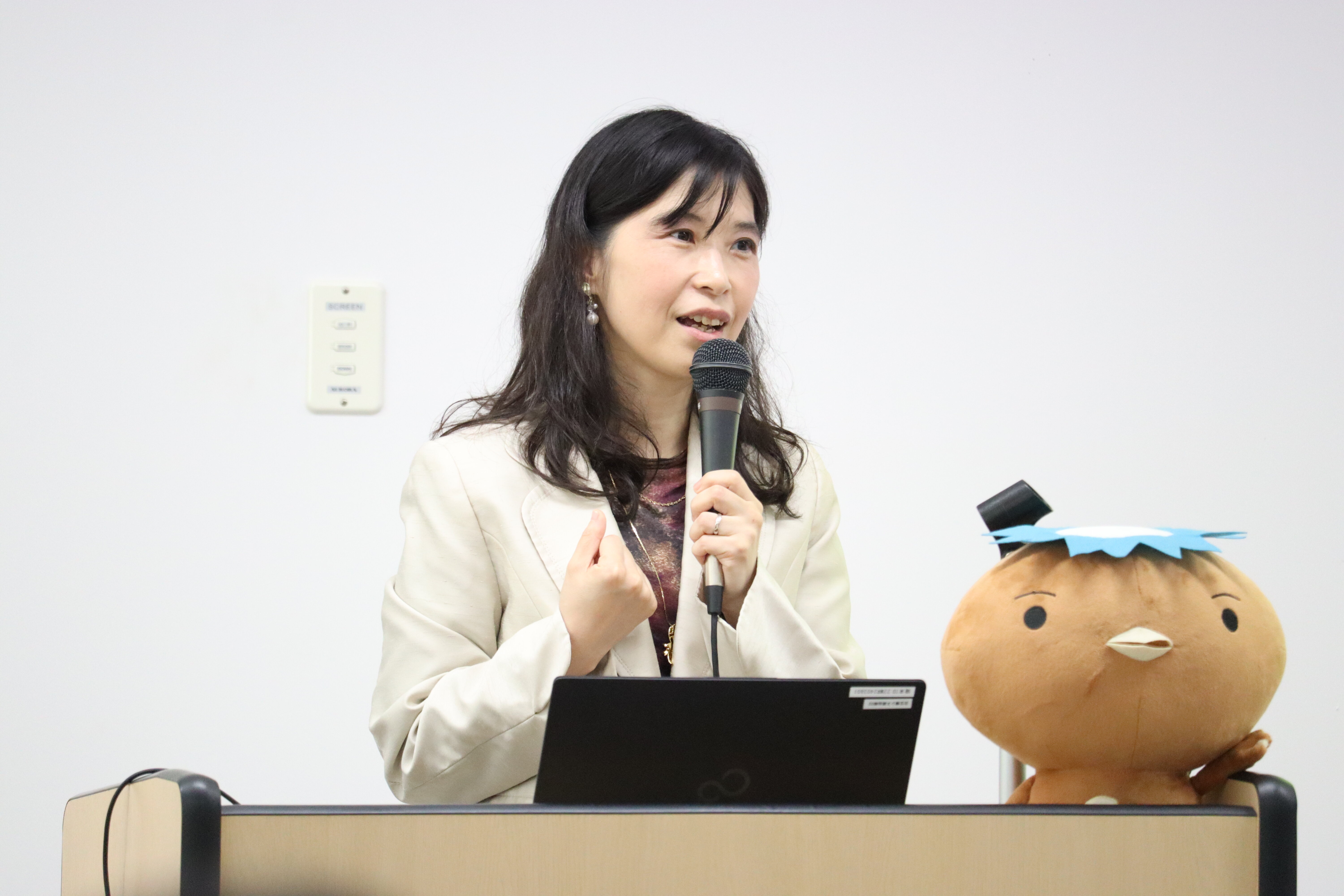 所千晴社外取締役は企業にとってのDE&Iの必要性や自身の育児と研究の両立の経験談を話しました