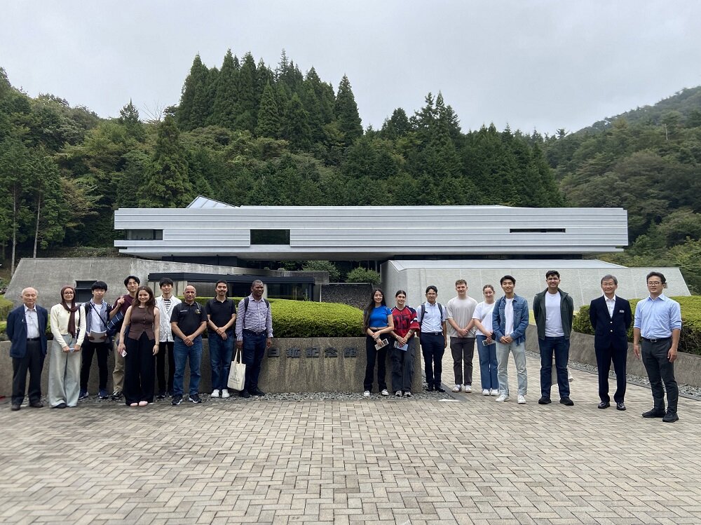 Oct01 日鉱記念館前.JPG
