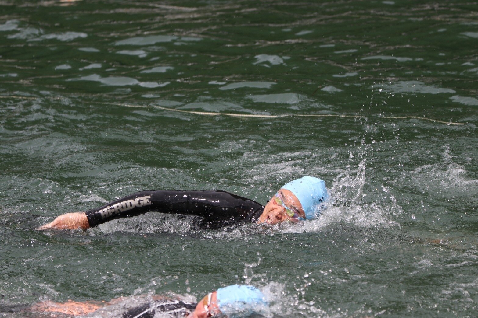 レース中の様子（スイム）