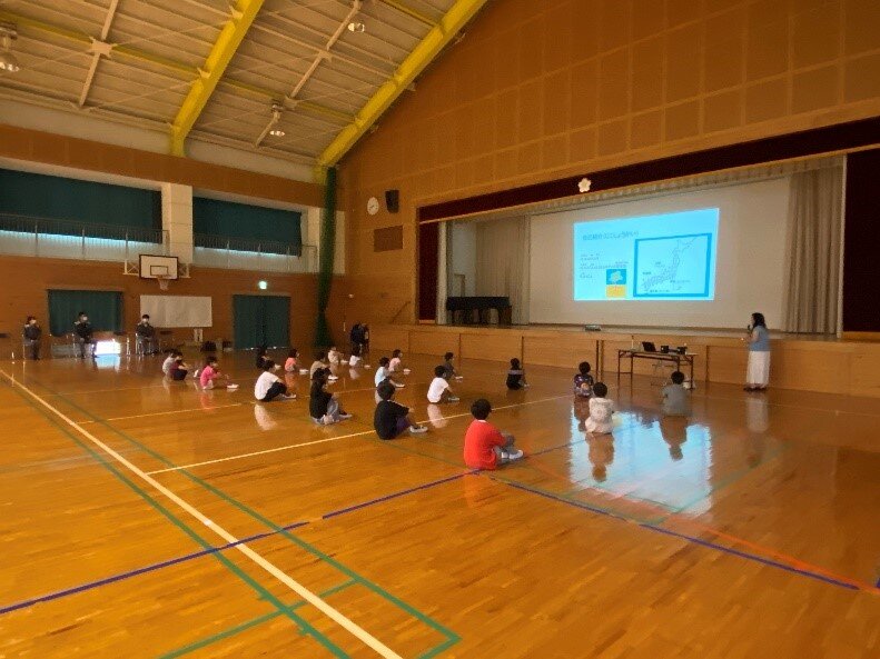 佐賀関小学校での授業の様子