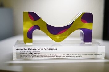 Supplier Award 2024 Collaborative Partnershipのトロフィー