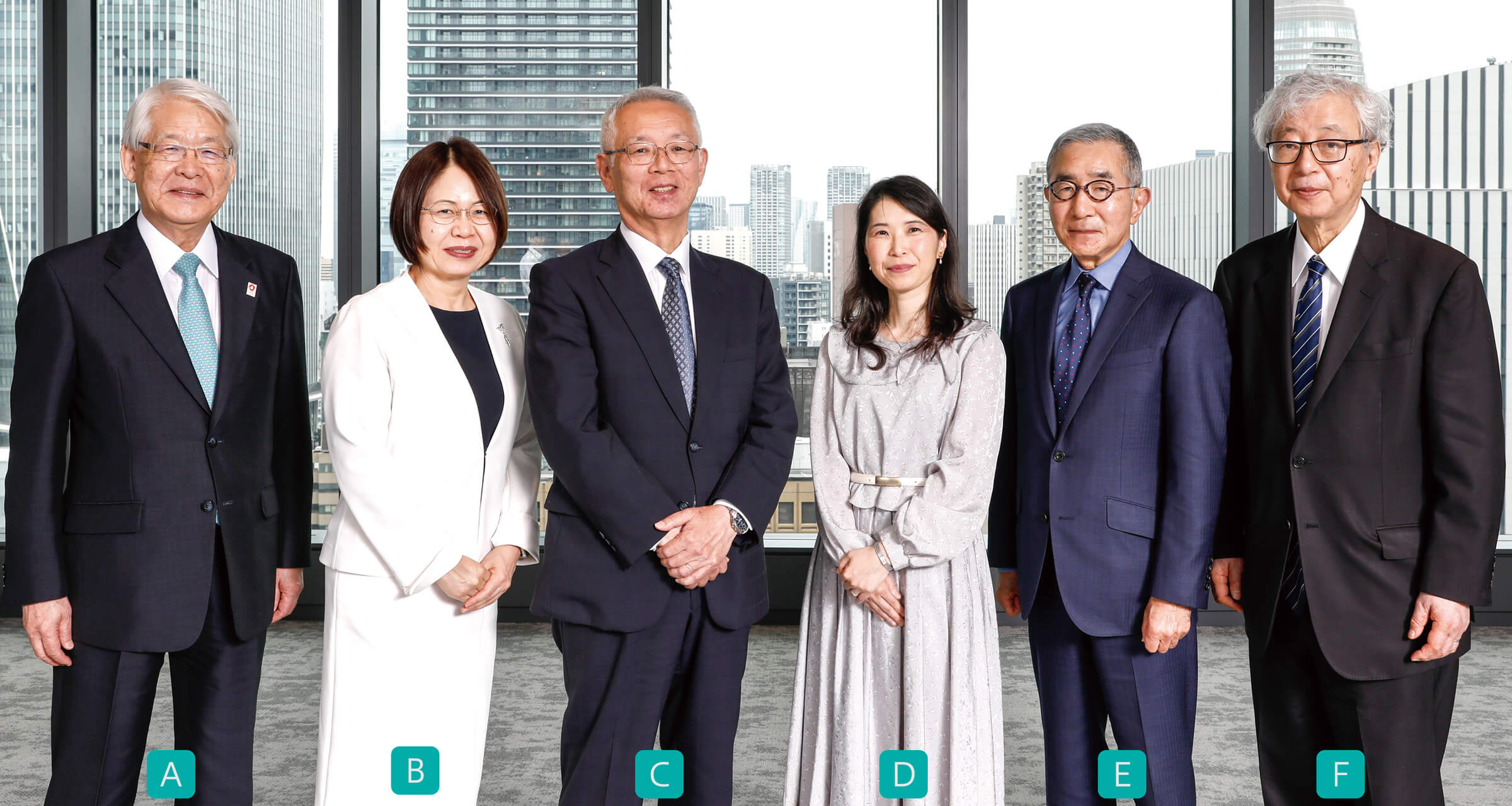 社外取締役5名と村山会長